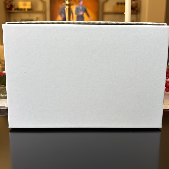 Dior 2024 Holiday Gold Cosmetic Pouch Limited Edition - Picture 10 of 10